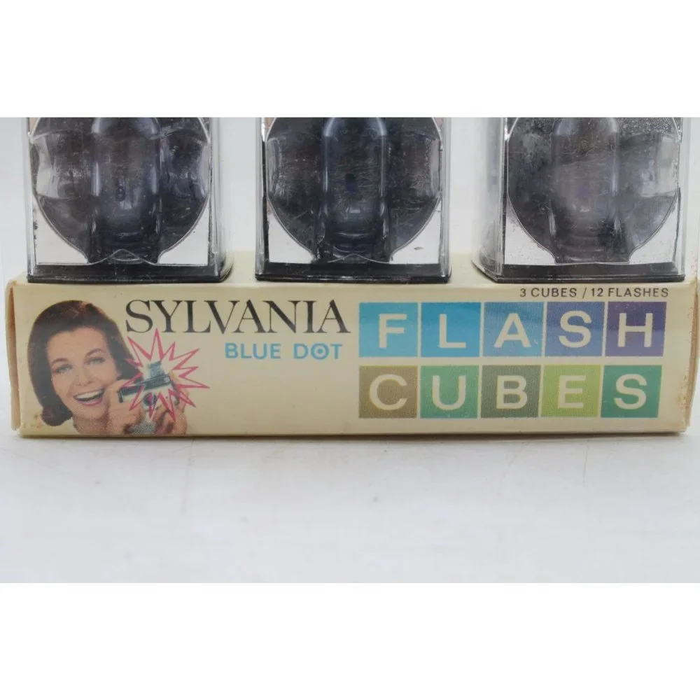 Sylvania Blue Dot Flash Cubes Film Flash Bulb Cubes 3 Cubes 12 Flashes